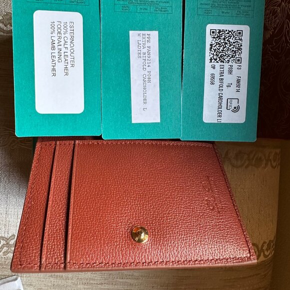 Loro Piana | Women's Extra Bifold Card Holder Grained Calfskin Deep Kummel Colo - Picture 4 of 6